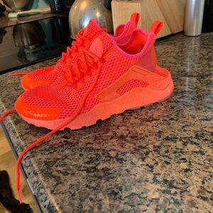 Nike Women’s Huaraches